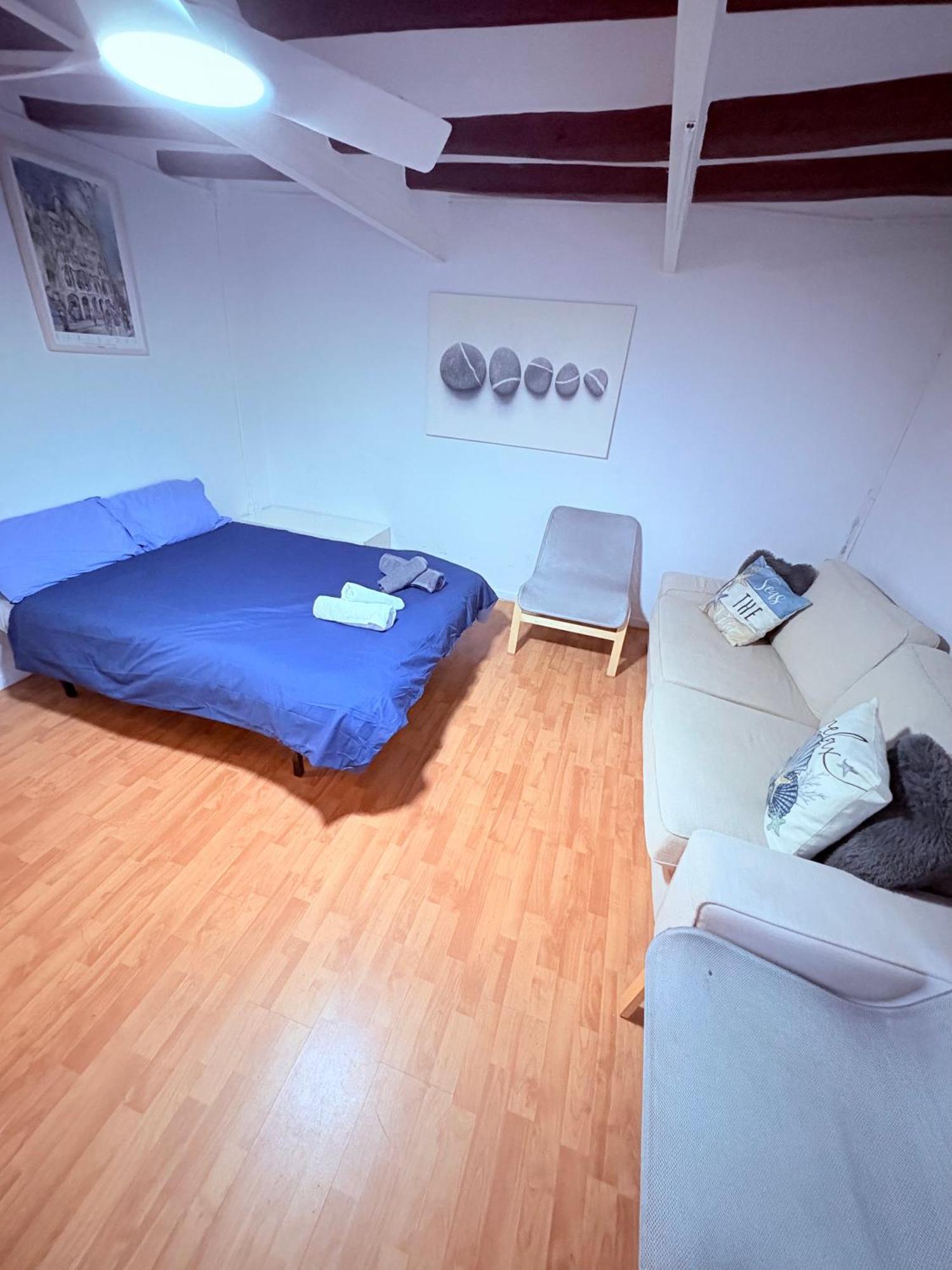 Stunning Flat For 6 People 3 Blocks From The Beach Plus Welcome Breakfast Barcelona Exteriér fotografie