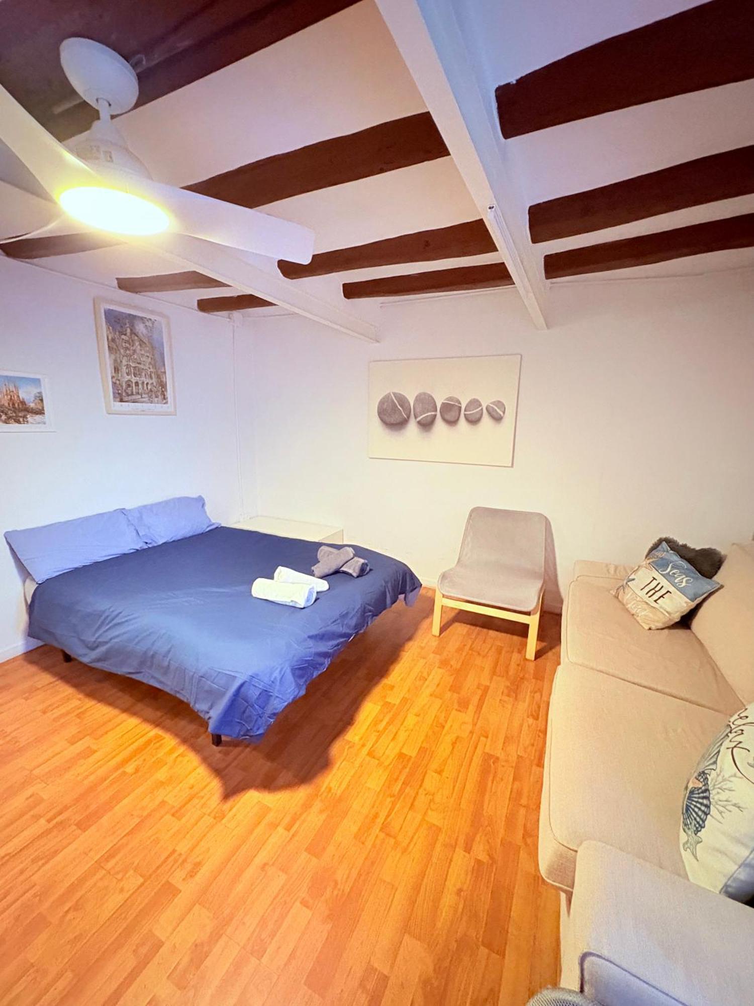 Stunning Flat For 6 People 3 Blocks From The Beach Plus Welcome Breakfast Barcelona Exteriér fotografie