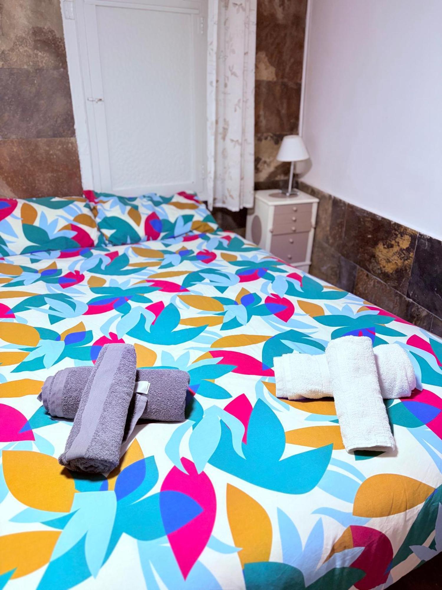 Stunning Flat For 6 People 3 Blocks From The Beach Plus Welcome Breakfast Barcelona Exteriér fotografie