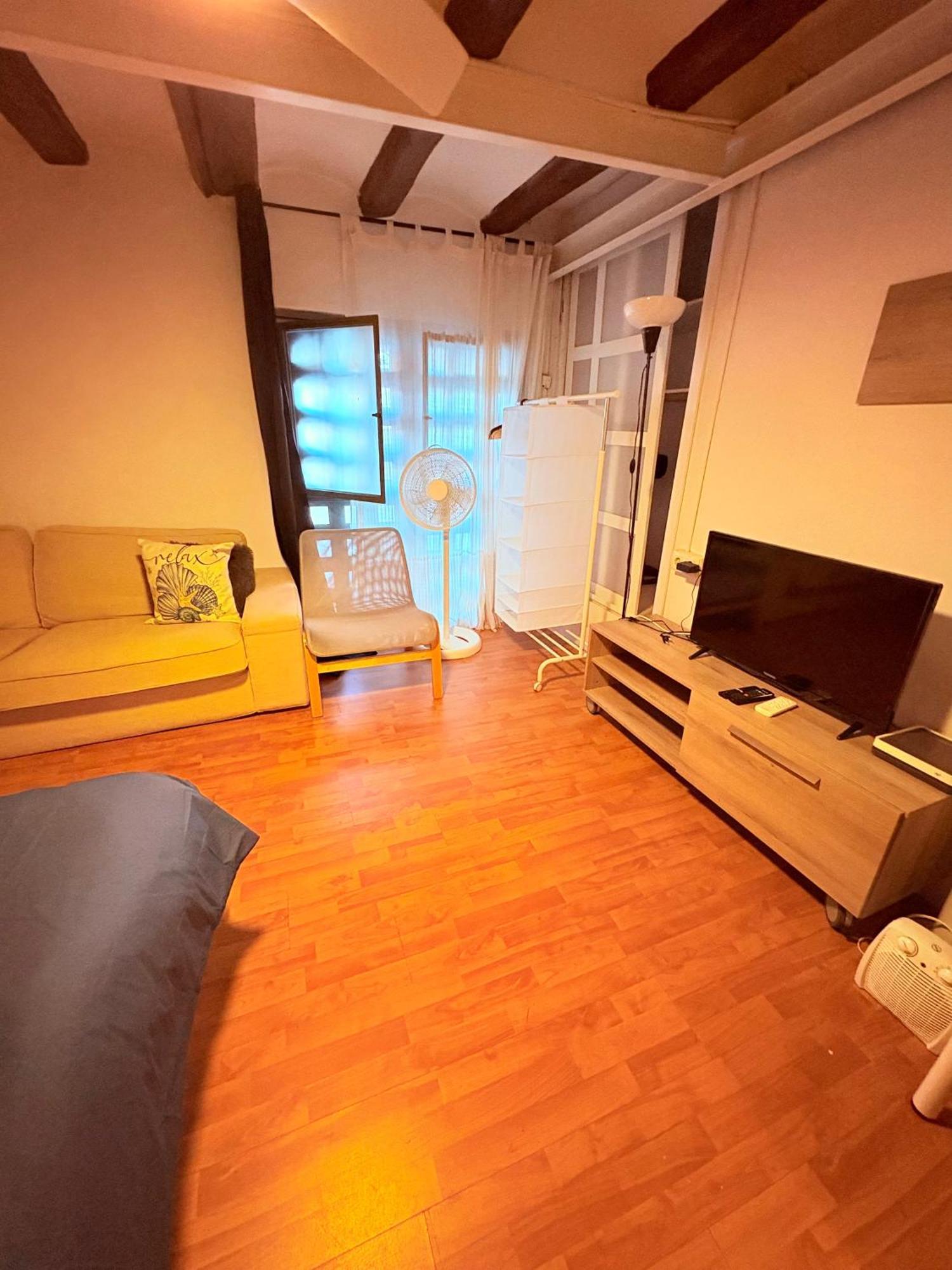 Stunning Flat For 6 People 3 Blocks From The Beach Plus Welcome Breakfast Barcelona Exteriér fotografie