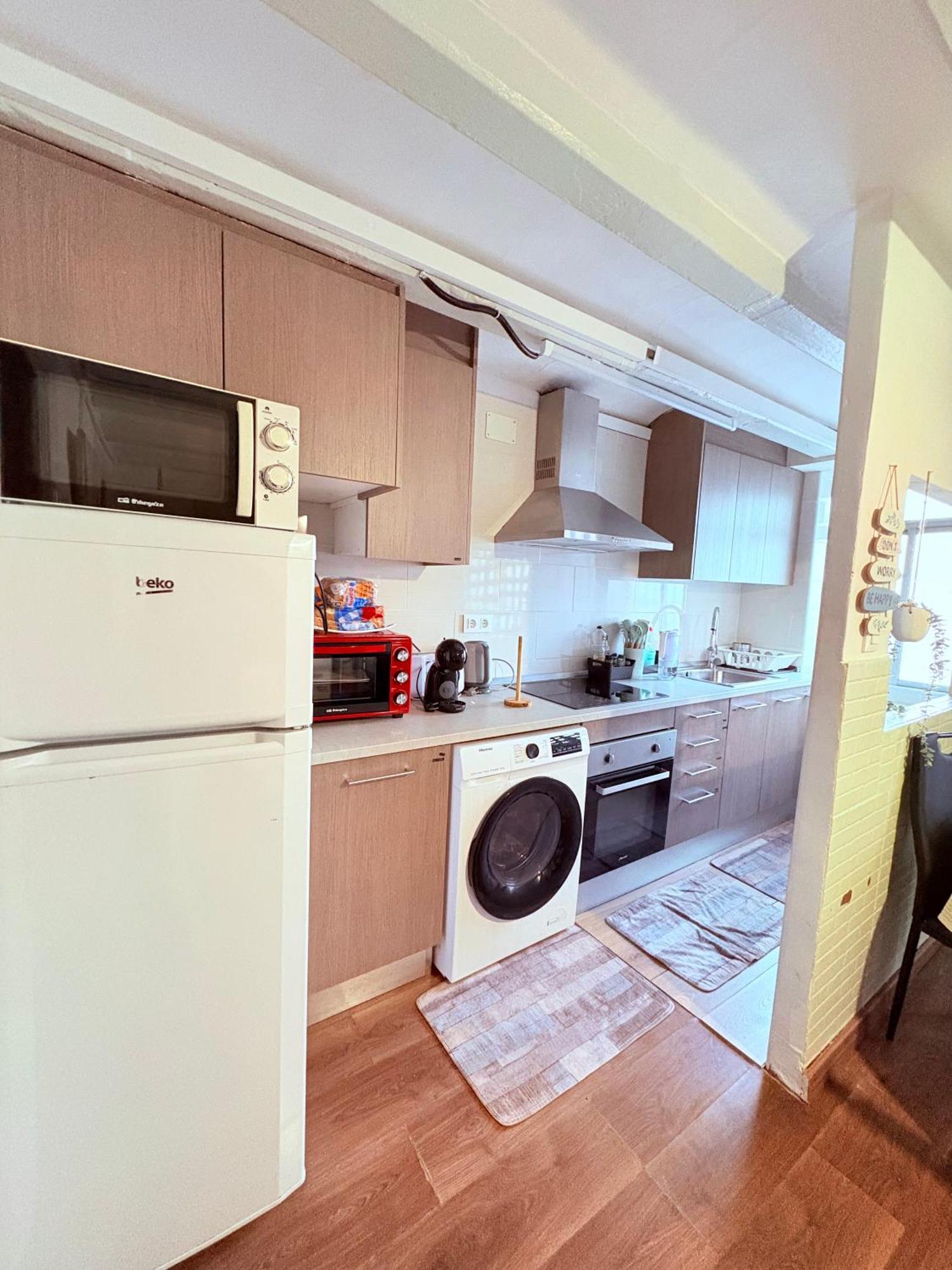 Stunning Flat For 6 People 3 Blocks From The Beach Plus Welcome Breakfast Barcelona Exteriér fotografie