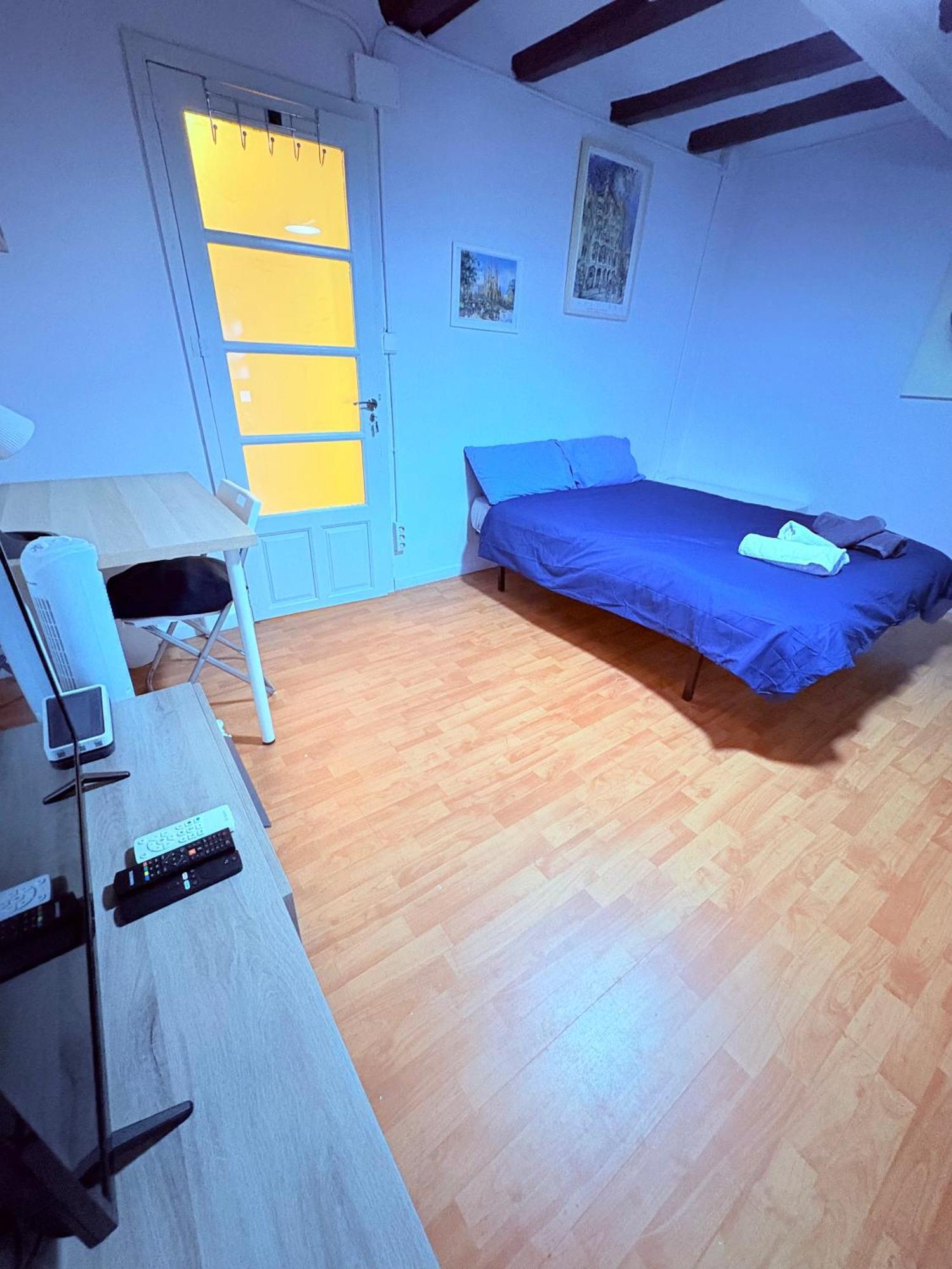 Stunning Flat For 6 People 3 Blocks From The Beach Plus Welcome Breakfast Barcelona Exteriér fotografie