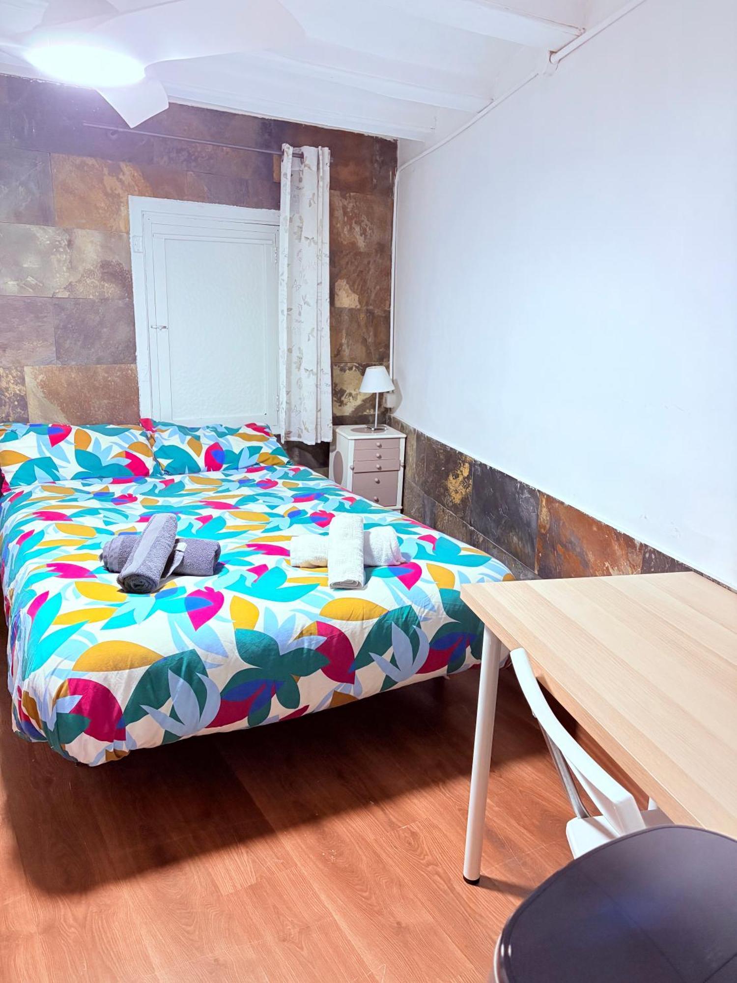 Stunning Flat For 6 People 3 Blocks From The Beach Plus Welcome Breakfast Barcelona Exteriér fotografie