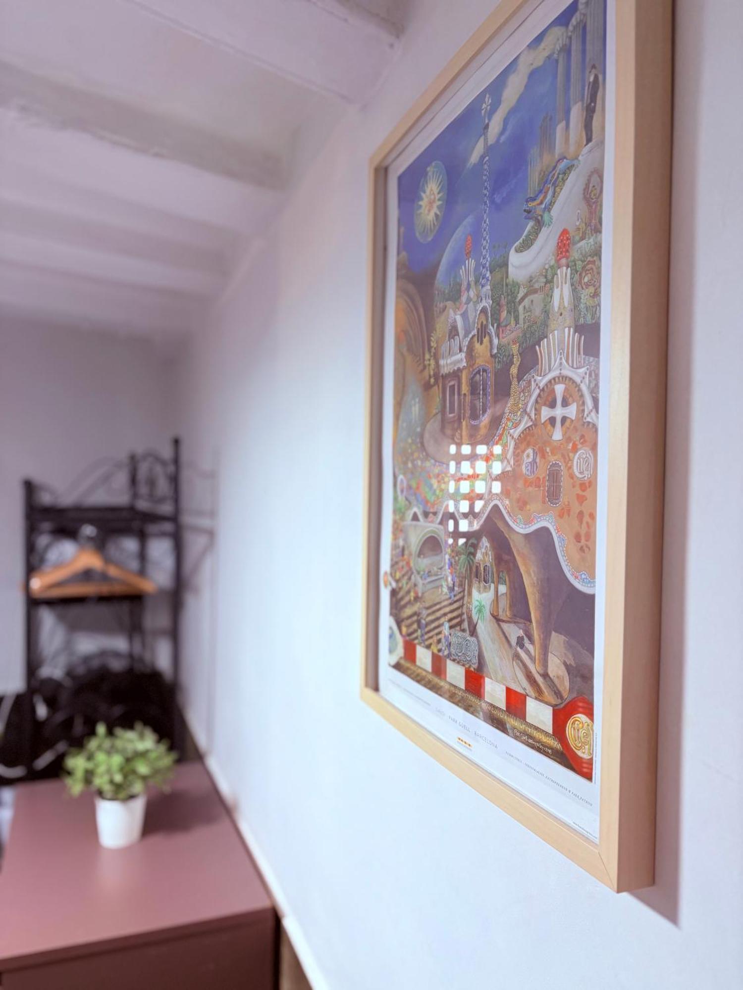 Stunning Flat For 6 People 3 Blocks From The Beach Plus Welcome Breakfast Barcelona Exteriér fotografie