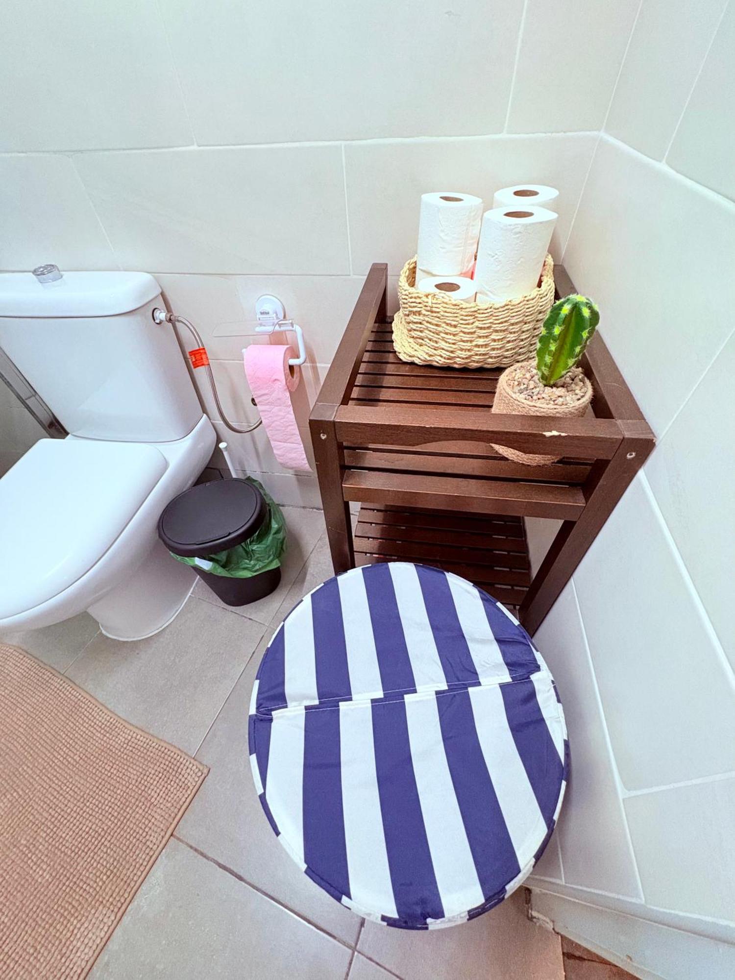 Stunning Flat For 6 People 3 Blocks From The Beach Plus Welcome Breakfast Barcelona Exteriér fotografie