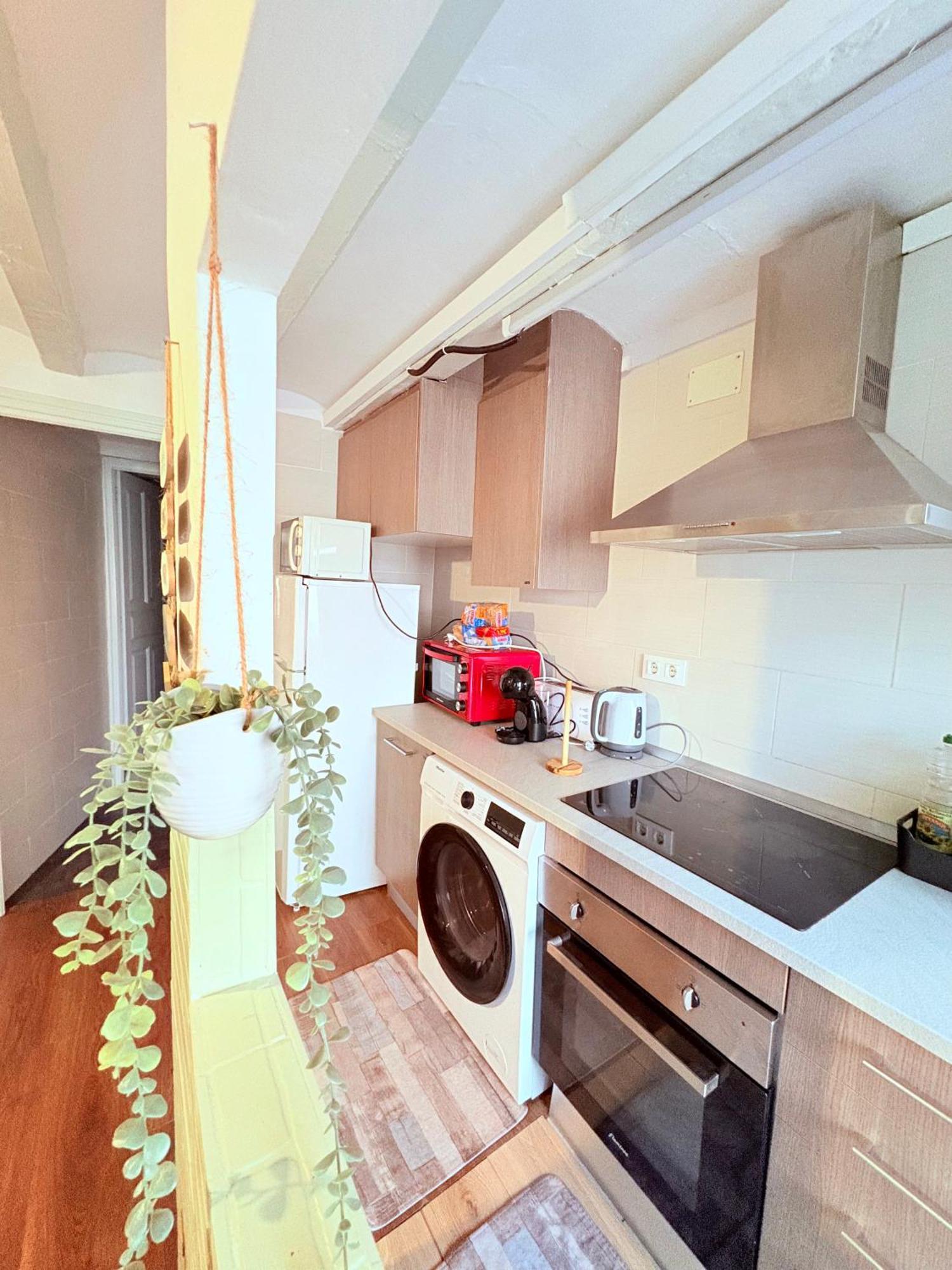 Stunning Flat For 6 People 3 Blocks From The Beach Plus Welcome Breakfast Barcelona Exteriér fotografie